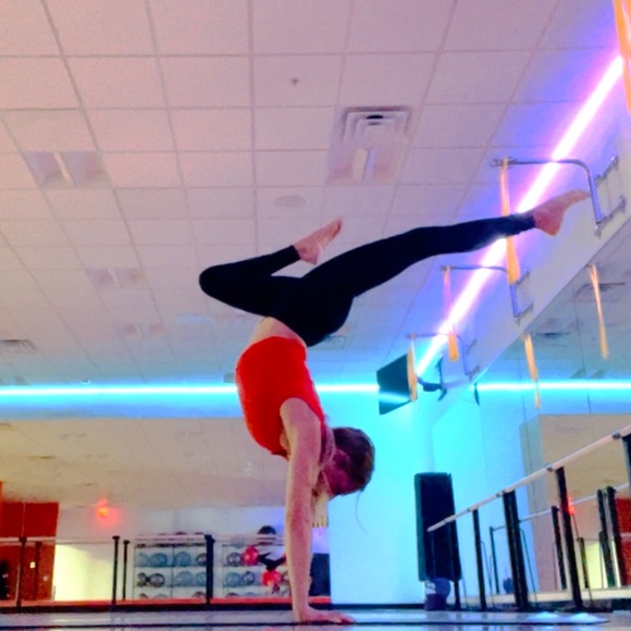 Meet your Posher, Kira - Picture 1 of 7